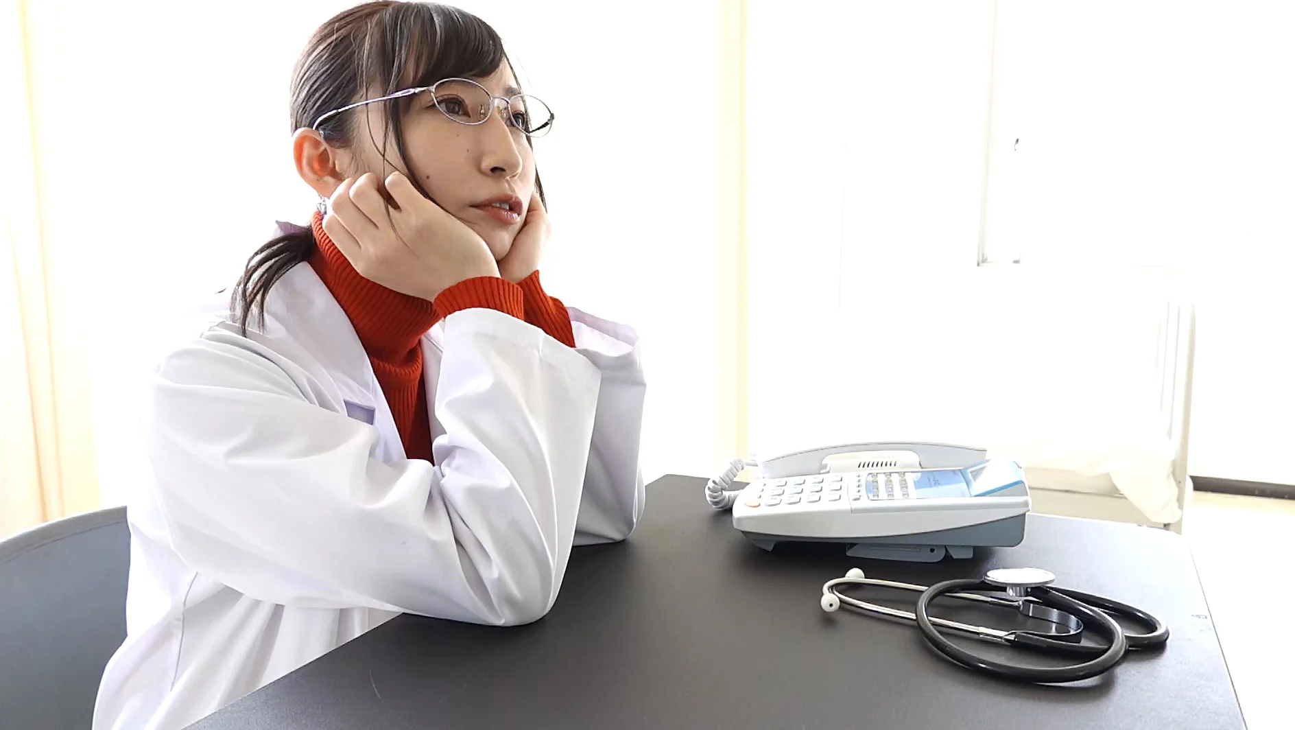 本当に教諭だった彼女がグラビアデビュー ぱつこ サンプル画像