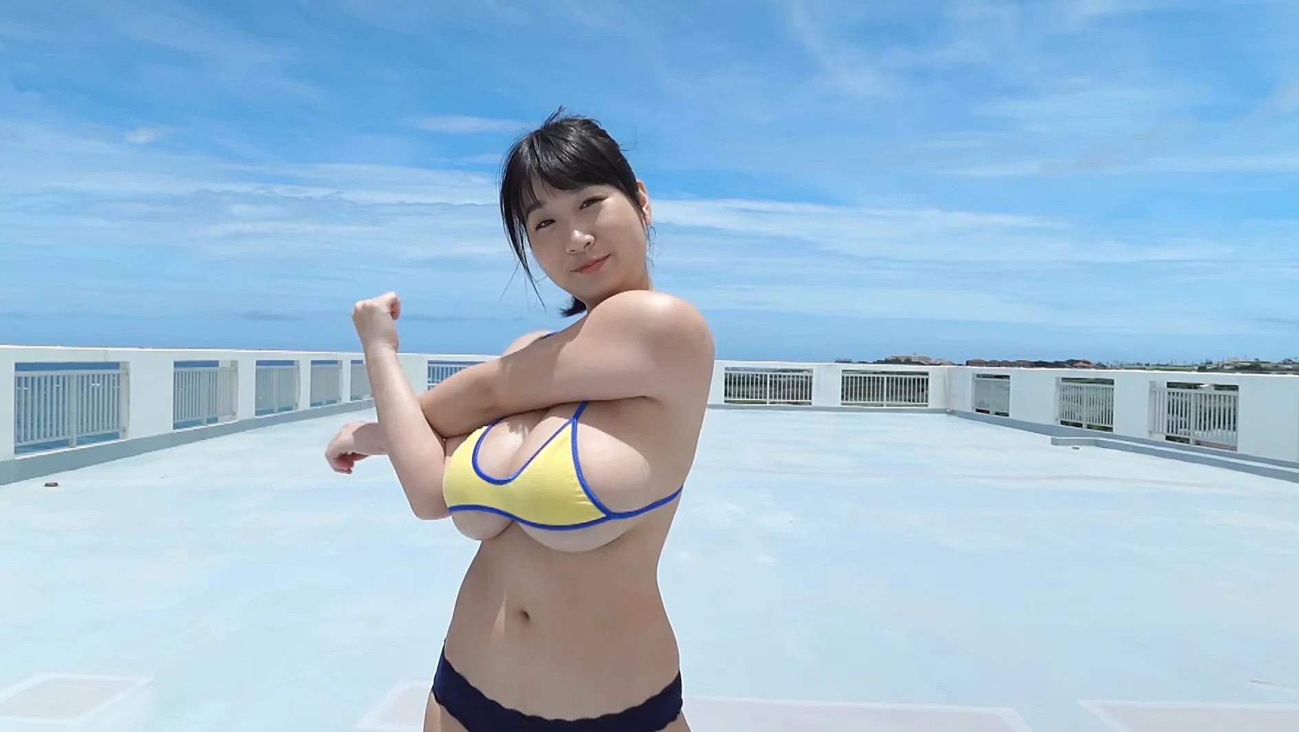 二人っきりの南国生活 桐山瑠衣 サンプル画像
