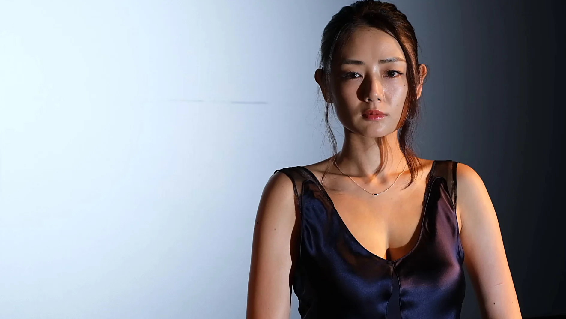 自然のなかで微んで 片山萌美 サンプル画像