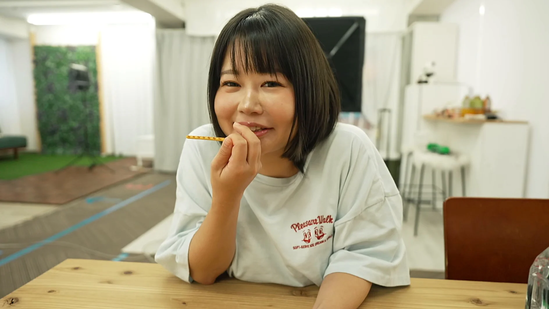 我慢できない!~撮影会のヒミツの裏オプション~ ツジ・ルイス サンプル画像