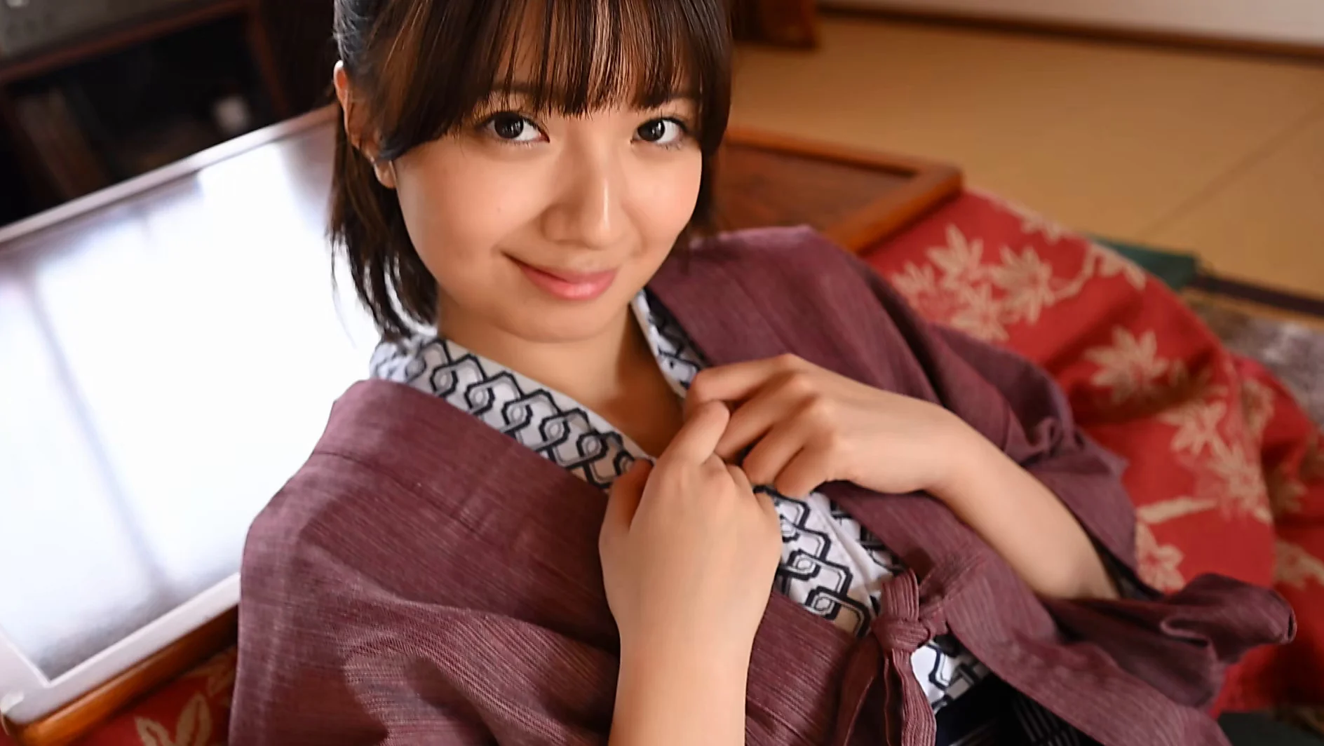 ちょっと背伸び。 石井優希 サンプル画像