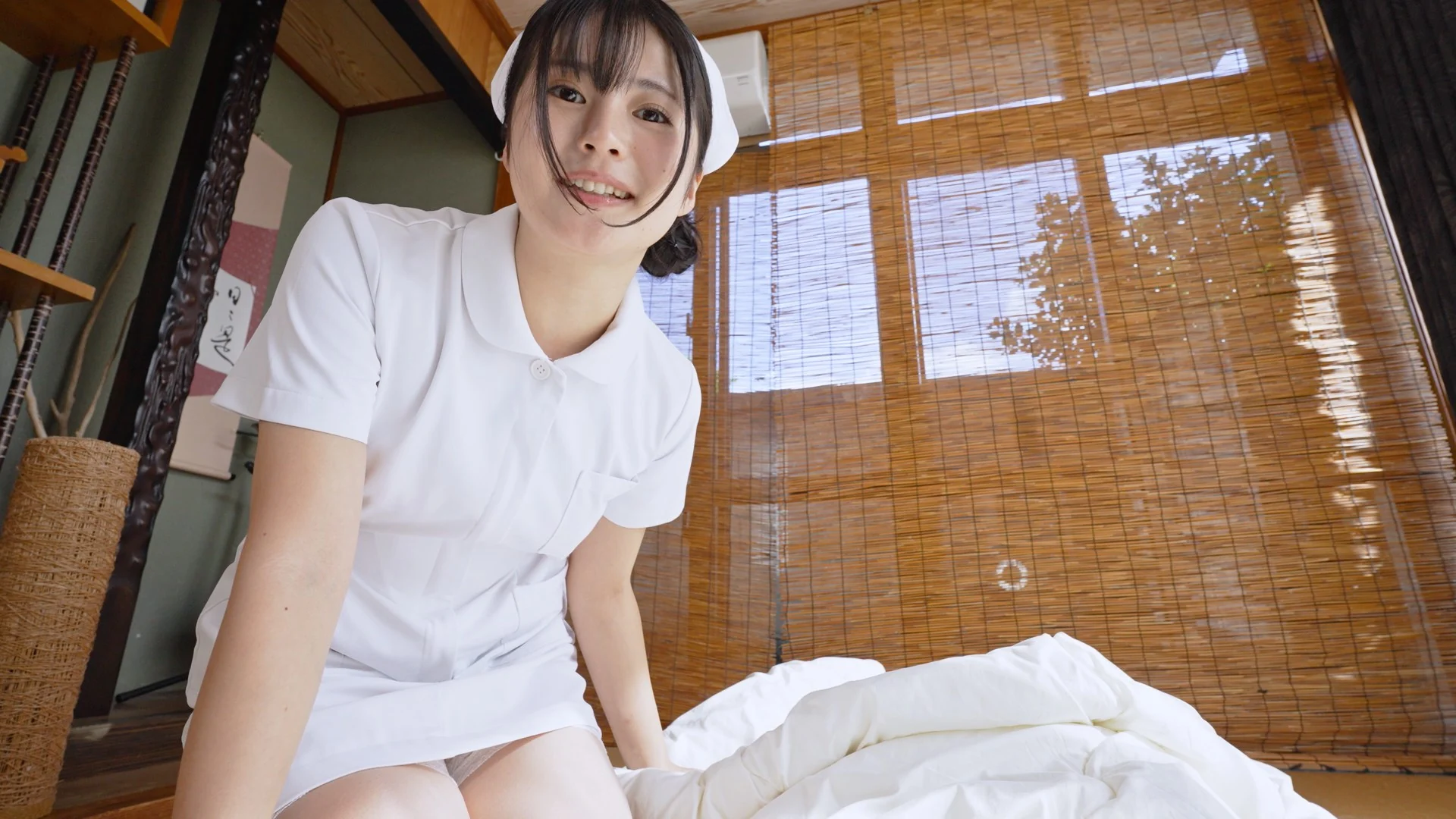 近すぎる素肌 宮越虹海 サンプル画像
